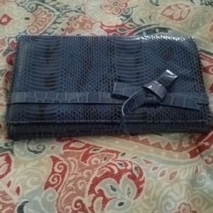 White house black market clutch